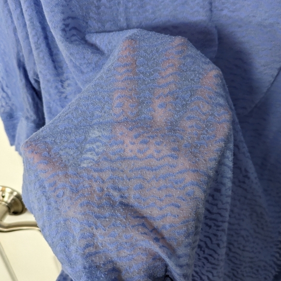 Prana Yoga Blue Sheer Velvet Burnout Half Sleeve Dolman Top Size Small - Picture 5 of 5